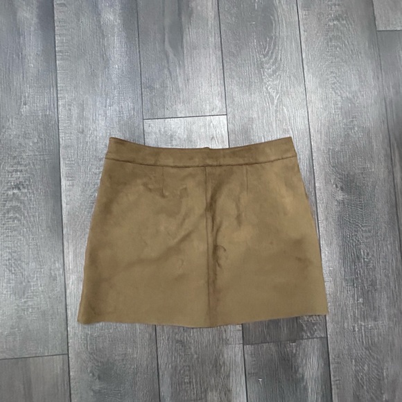 HYFVE Faux Suede Button Up Skirt with Zipper Pockets - Picture 3 of 6